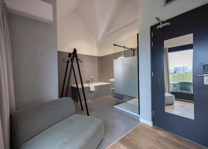 酒店 “威廉斯塔德瓦彭酒店” 3*