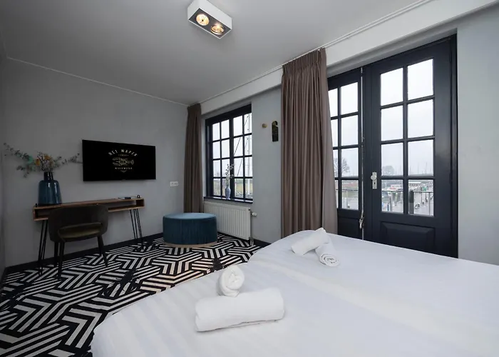 “威廉斯塔德瓦彭酒店”